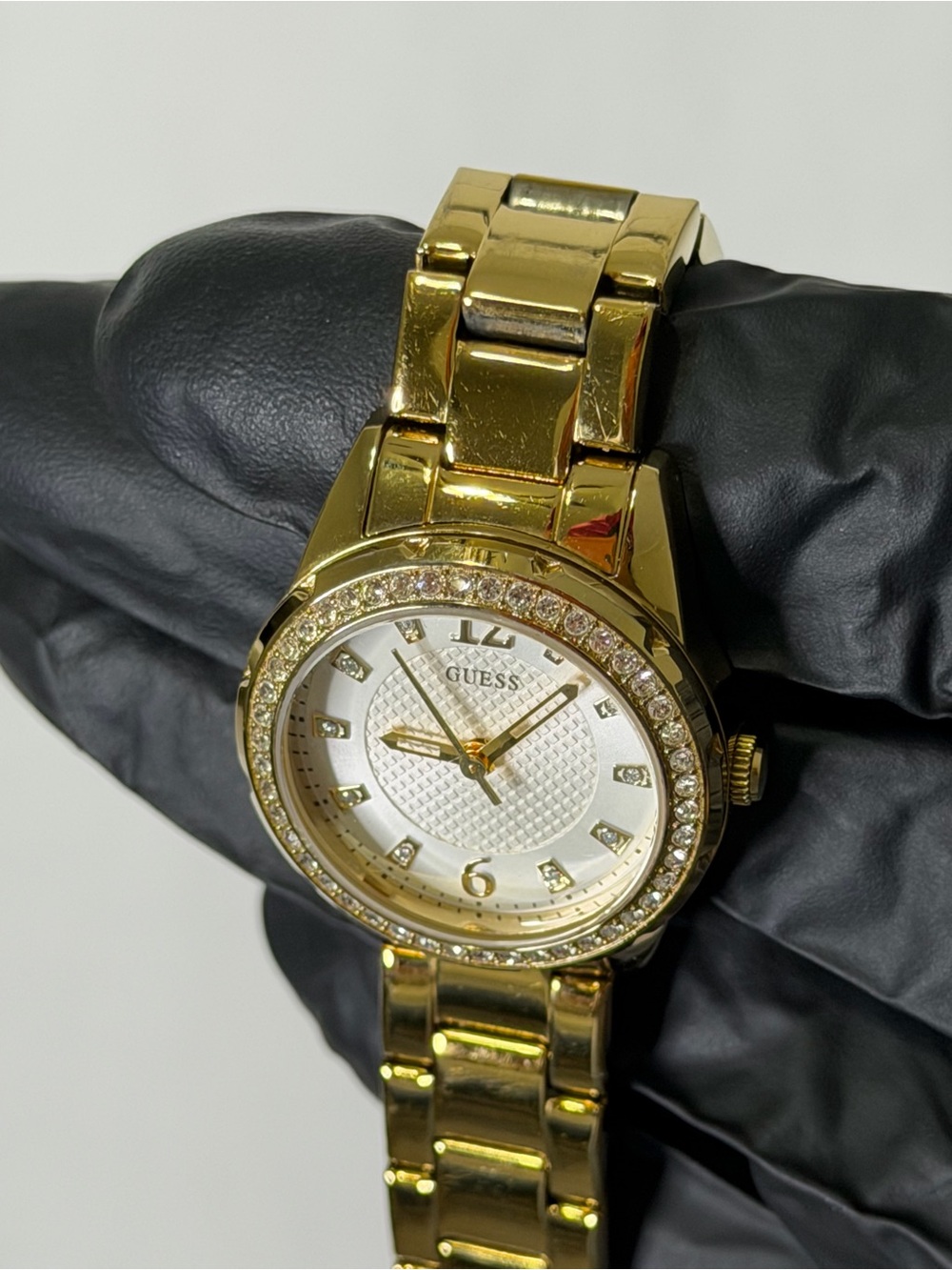 GUESS Women's Watch U0445L2 Feminine Stainless Steel Gold